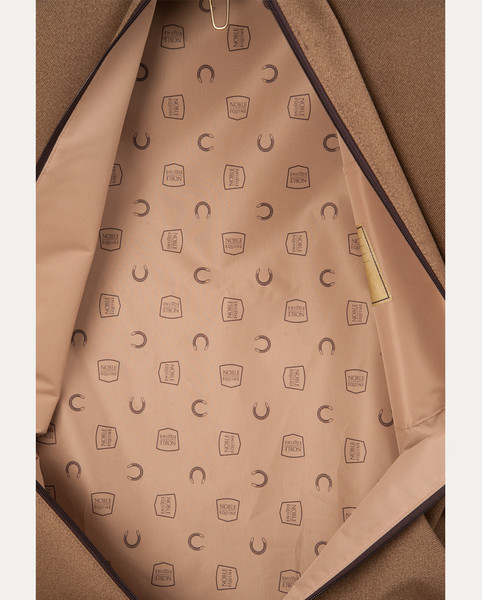 80003_122_SignatureGarmentBag_2_grande